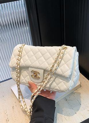 Жіноча сумка chanel крос-боді біла молочна