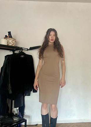 Сукня облягаюча