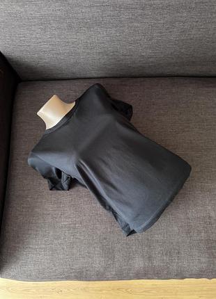 Чорна базова футболка zara
