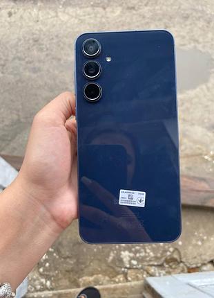 Продам samsung galaxy a55 256 gb. телефон в отличном состоянии, полностью исправен. всё работает без нареканий. в комплекте коробка.