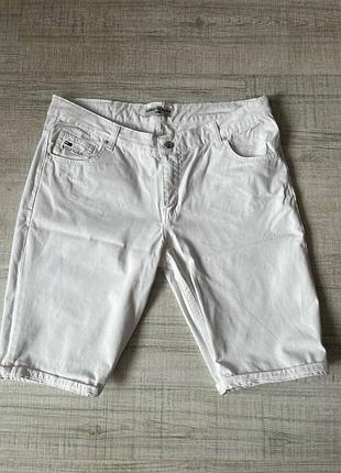Жіночі шорти у білому кольорі tommy hilfiger