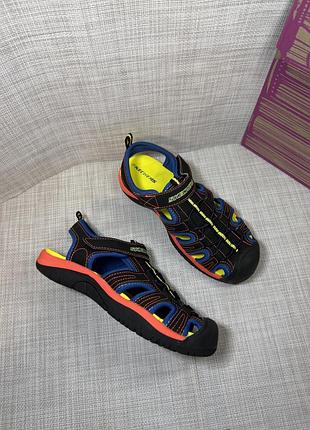 Оригінальні кросівки сандалі skechers