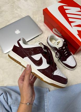 Стильні жіночі кросівки nike sb dunk burgundy croc