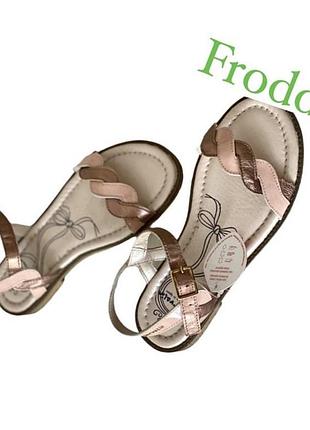 Нові з бірками сандалі для дівчинки froddo (g152752, натуральна шкіра) на 32 розмір