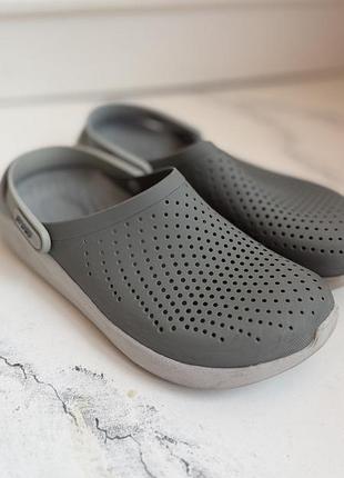 Crocs m8 w10