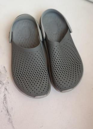 Crocs m8 w10 2