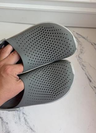 Crocs m8 w10 9