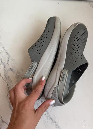 Crocs m8 w10 8