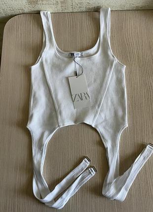 Майка біла zara з гартерами