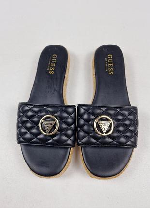 Женские шлепанцы guess