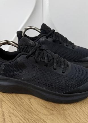 Оригінальні кросівки under armour