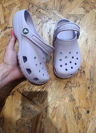 Оригінальні шльопанці crocs j3