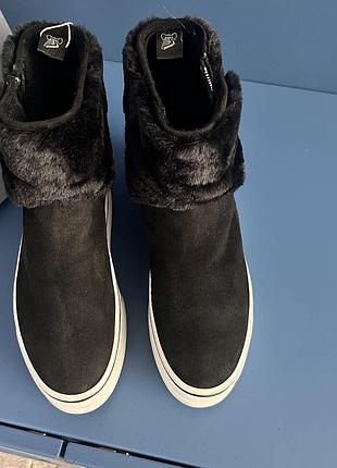 Зимові кросівки hogan