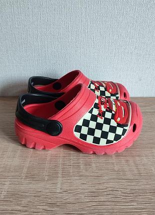 Фирменные кроксы на мальчика disney pixar mcqueen тачки 25р. 15 см.