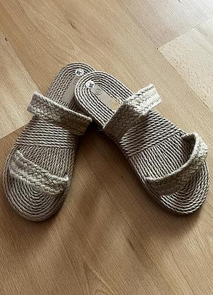 Шлёпки женские