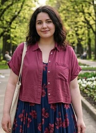 Укороченная рубашка из 100% вискозы.