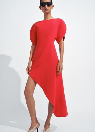 Платье красное асимметричное zara.