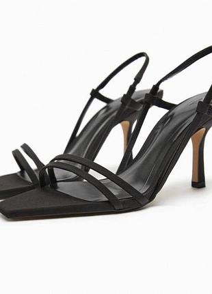 Босоніжки zara