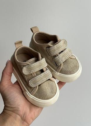 Кросівки h&m 18/19