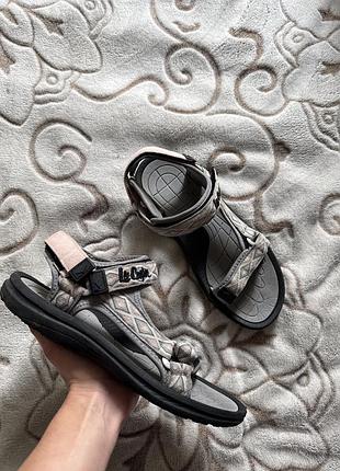 Босоніжки lee cooper