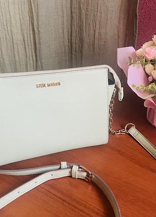 Сумка-кросбоді від бренду steve madden