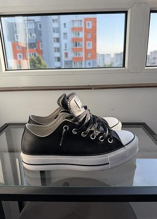 Шкіряні жіночі кеди converse