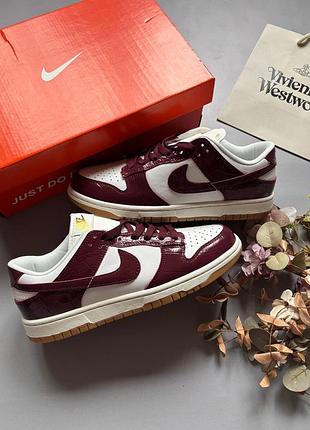 Nike sb dunk burgundy croc