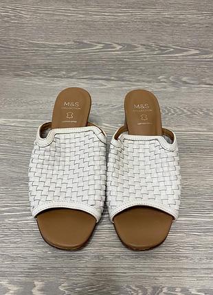 Білі шкіряні мюлі m&s collection на каблуку 36-36,5 р.