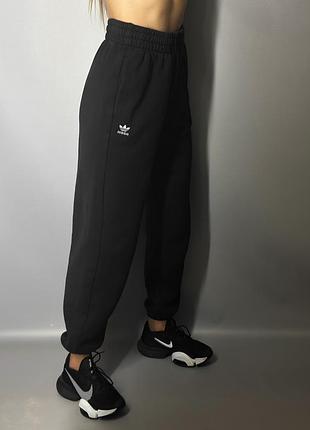 Спортивні штани adidas