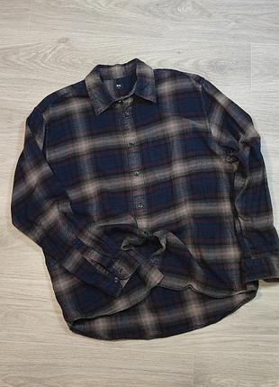 Фланелевая рубашка uniqlo в клетку. размер м.