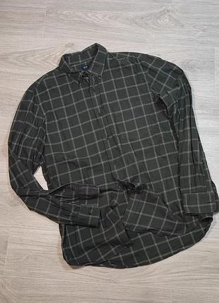 Фланелевая рубашка uniqlo в клетку. размер м