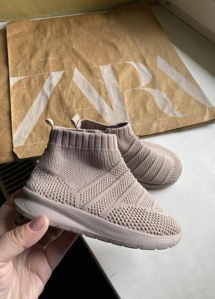 Кроссовки zara 26 размер