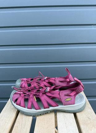 Сандалі keen whisper beet red/honeysuckle