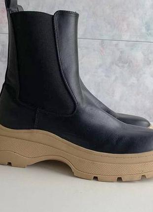 Zara жіночі осінні чоботи на платформі чорні 38 розмір