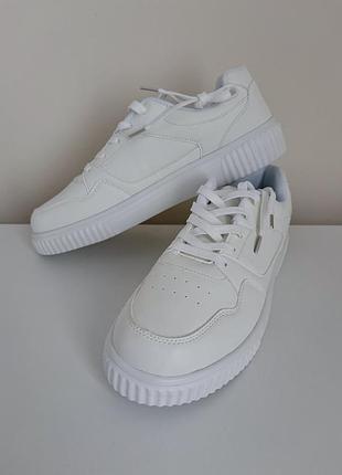 Білі чоловічі кросівки👟