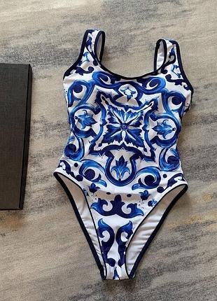 Sale!! купальник dg суцільний блакитний з білим орнамент dolce gabbana
