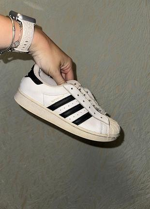 Кроссовки adidas
