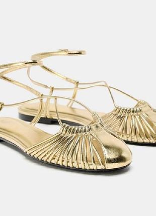 Золотисті босоніжки zara, 41 розмір