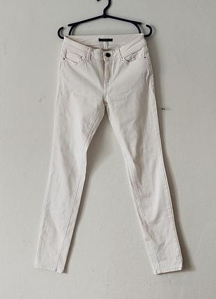 Esprit. белые женские зауженные джинсы