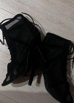 Туфлі для heels (хілс) на підборах