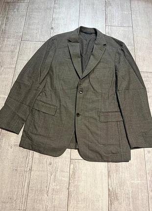 Мужской стильный пиджак hugo boss