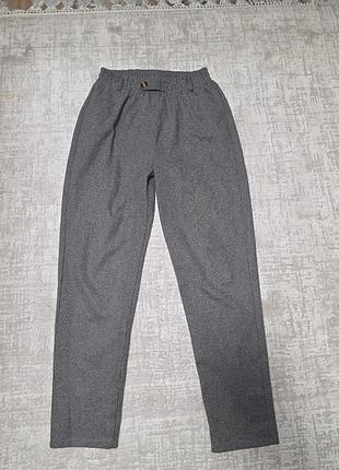 Жіночі брюки батал 4xl/5xl / теплі штани в клітинку на резинці
