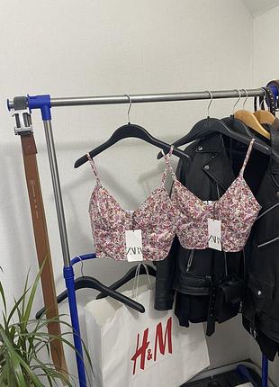 Топ zara з квітковим принтом