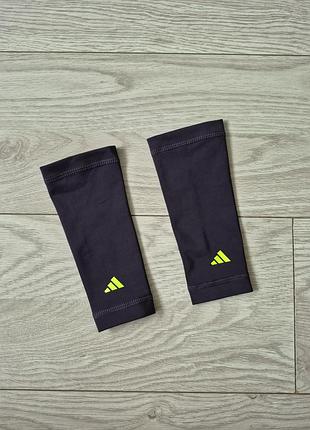 Детские спортивные специализированные гетры adidas под щитки