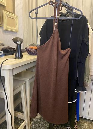 Коричнева пляжна в'язана сукня-халтер h&m (l), тонке трикотажне міні-плаття з відкритою спиною та дерев'яними намистинами