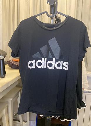 Чорна жіноча футболка adidas з великим логотипом, розмір l (44-46), оригінальна бавовняна спортивна футболка