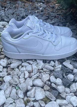 Жіночі кросівки nike court royale 2 next nature білі 40 р. / 25,5 см