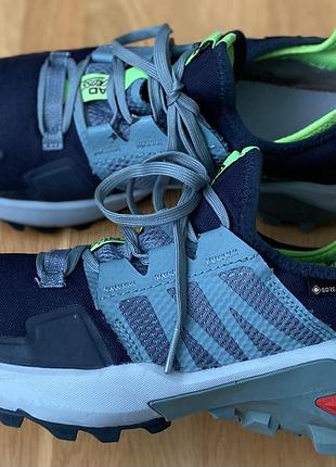 Кросівки salomon gore tex.