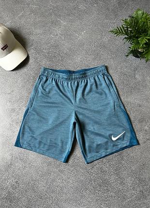 Спортивні шорти slim fit nike dri-fit розмір s