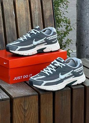 Кросівки nike initiator